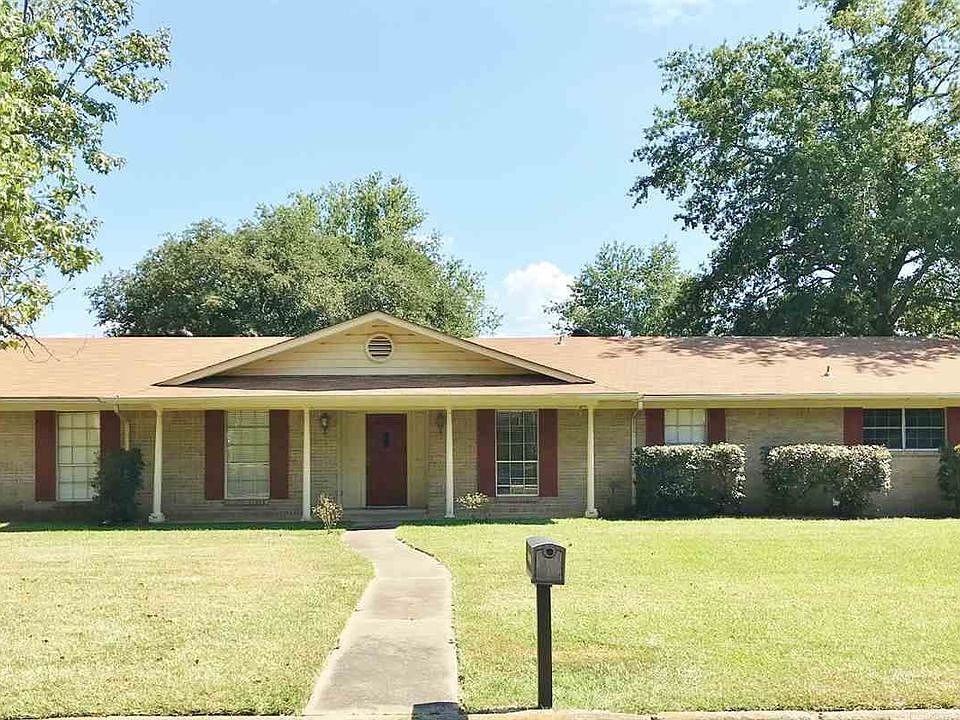 1st image of 406 Southgate Dr