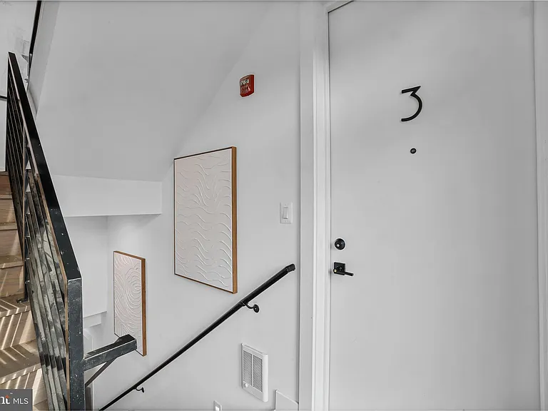 1220 Potomac Ave SE #3 — Photo 25