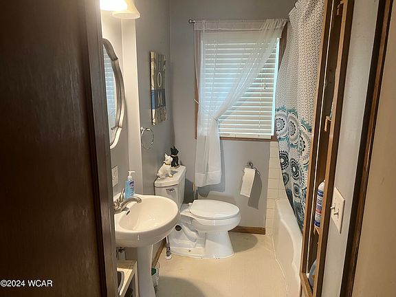 3rd image of 660 Marian Ave