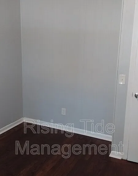 700 Biscayne Dr — Photo 8