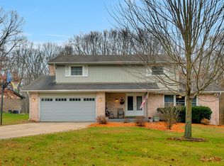 2615 E Creekwood Ct, Crete, IL 60417