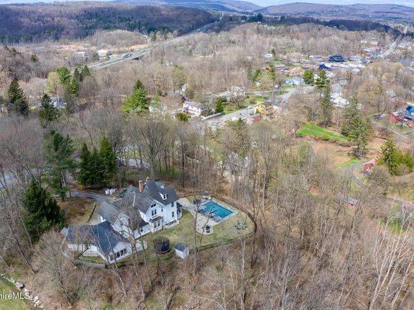 21 Stockbridge Rd, West Stockbridge, MA 01266