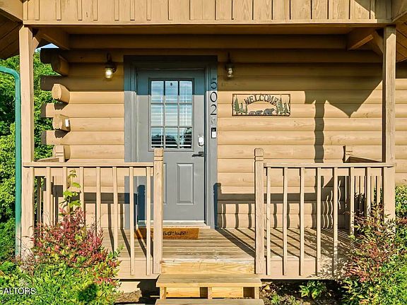 2nd image of 502 Hideaway Ridge Cir