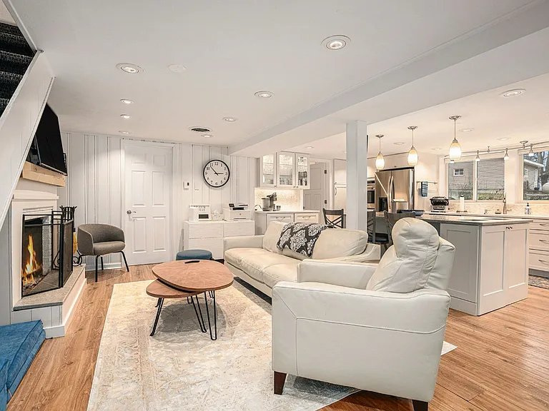 17437 Lakeview Dr — Photo 36