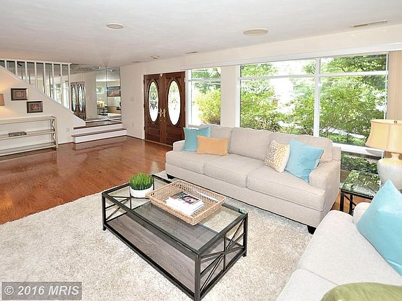 4th image of 6204 Waterway Dr