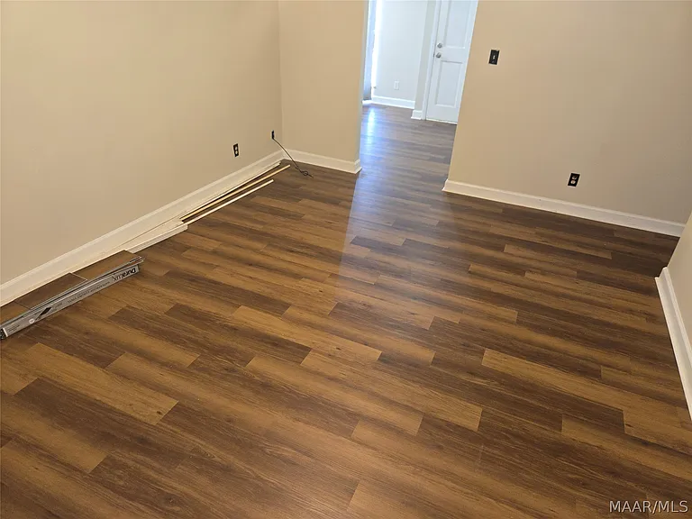4259 Burtonway Dr — Photo 7