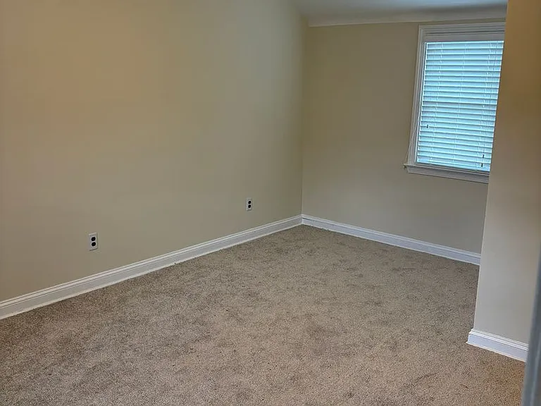 1011 Providence Rd — Photo 9