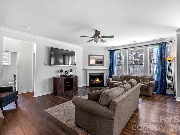5th image of 2408 Winding River Dr