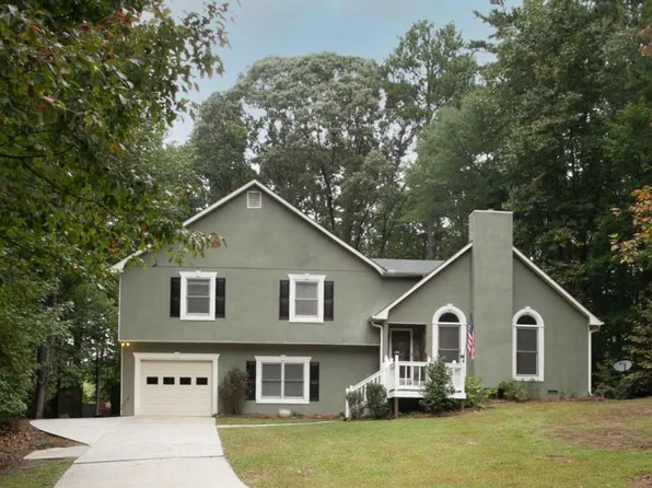 207 Davis Ct, Hiram, GA 30141