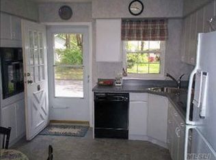 85 Enfield Ct UNIT D, Ridge, NY 11961