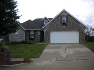 906 Dustin Ln, Nixa, MO 65714