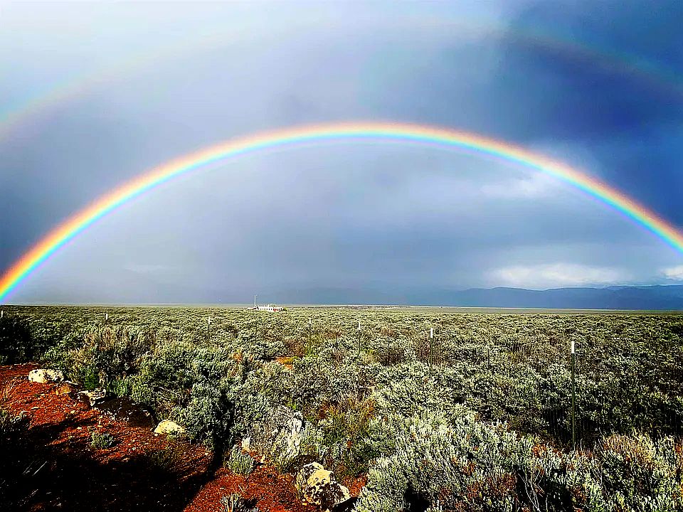 Surrounded by Federal lands on three sides for approximately 8 miles!