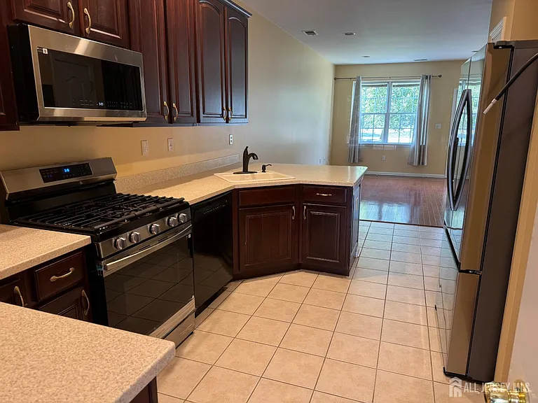 4 Blake Dr — Photo 8