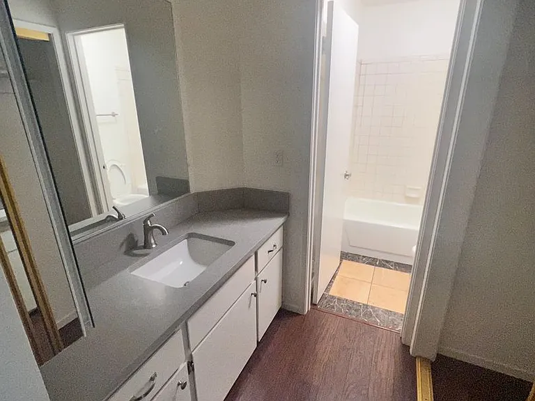 561 Amanda Ct — Photo 12