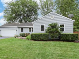 1406 Canyon Run Rd, Naperville, IL 60565