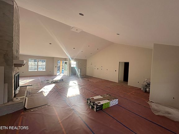 5th image of 214 Georgee Rd