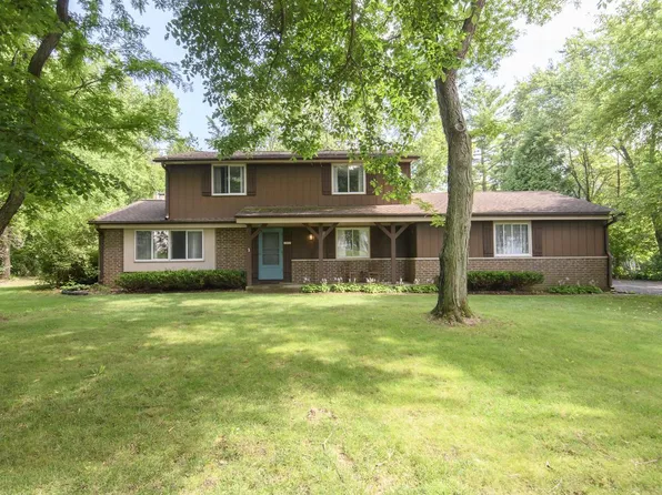 19885 West Pinecrest LANE, New Berlin, WI 53146