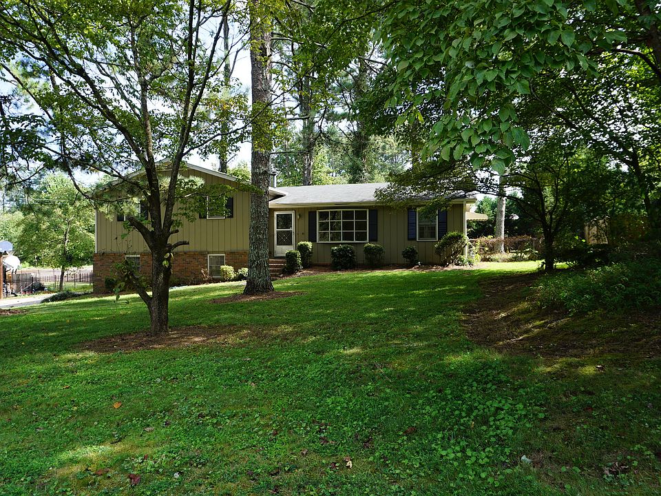 1st image of 2731 Creekview Dr