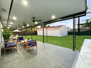 9230 SW 35th St, Miami, FL 33165