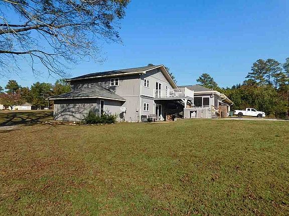 3rd image of 758 Country Ln
