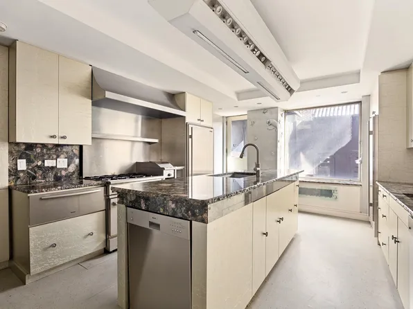 1 Beekman Place image 7 of 30