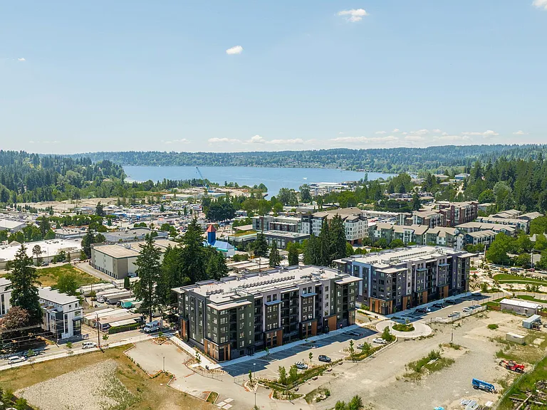 6949 NE 184th Lane #109 Kenmore, WA. 98028 - See how close Lake Washington is to the Condo
