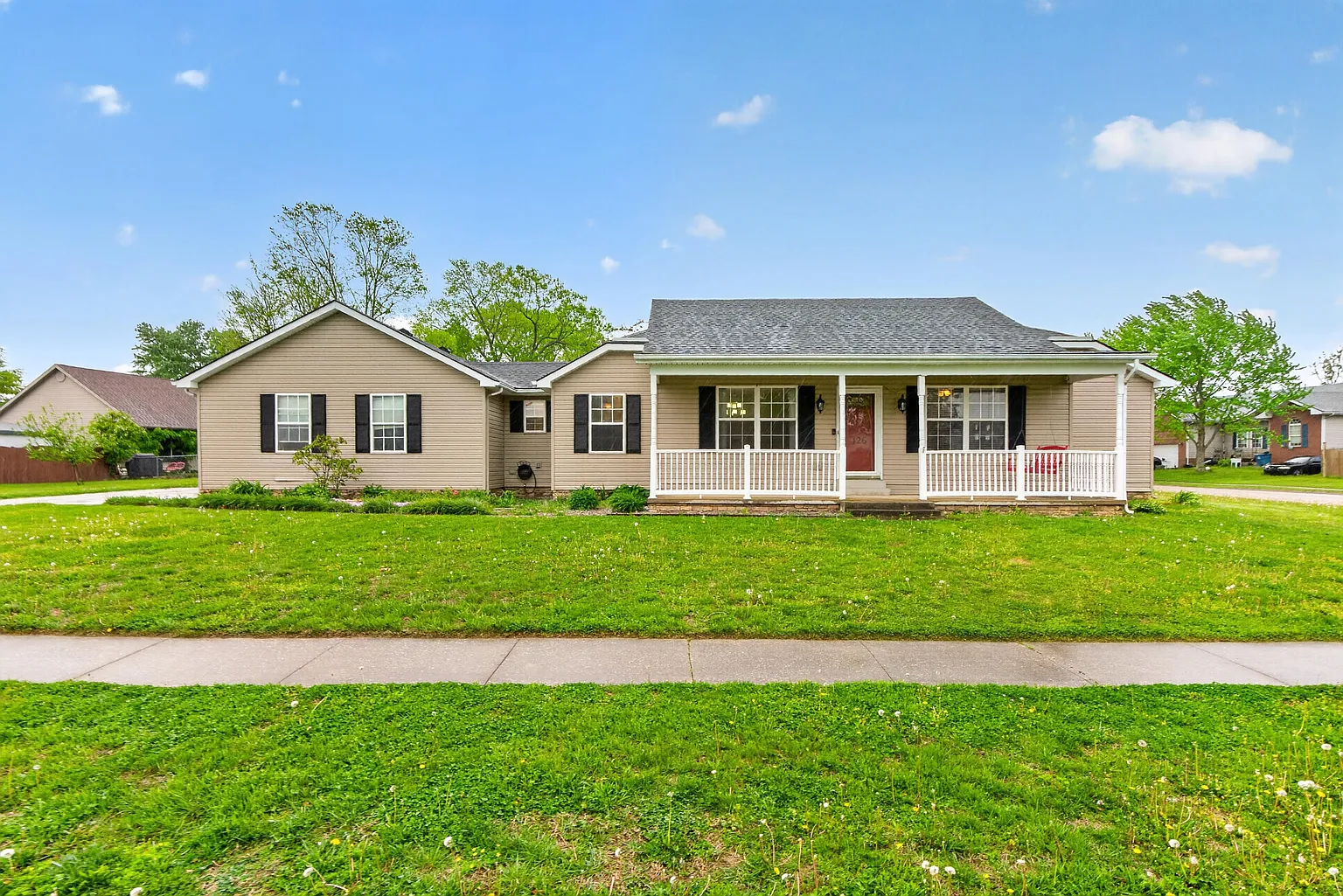 126 Sturbridge Dr photo 1