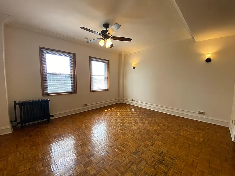 2738 N Pine Grove Ave — Photo 60