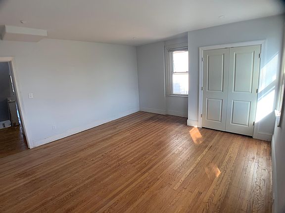 3rd image of 5404 Wyndale Ave