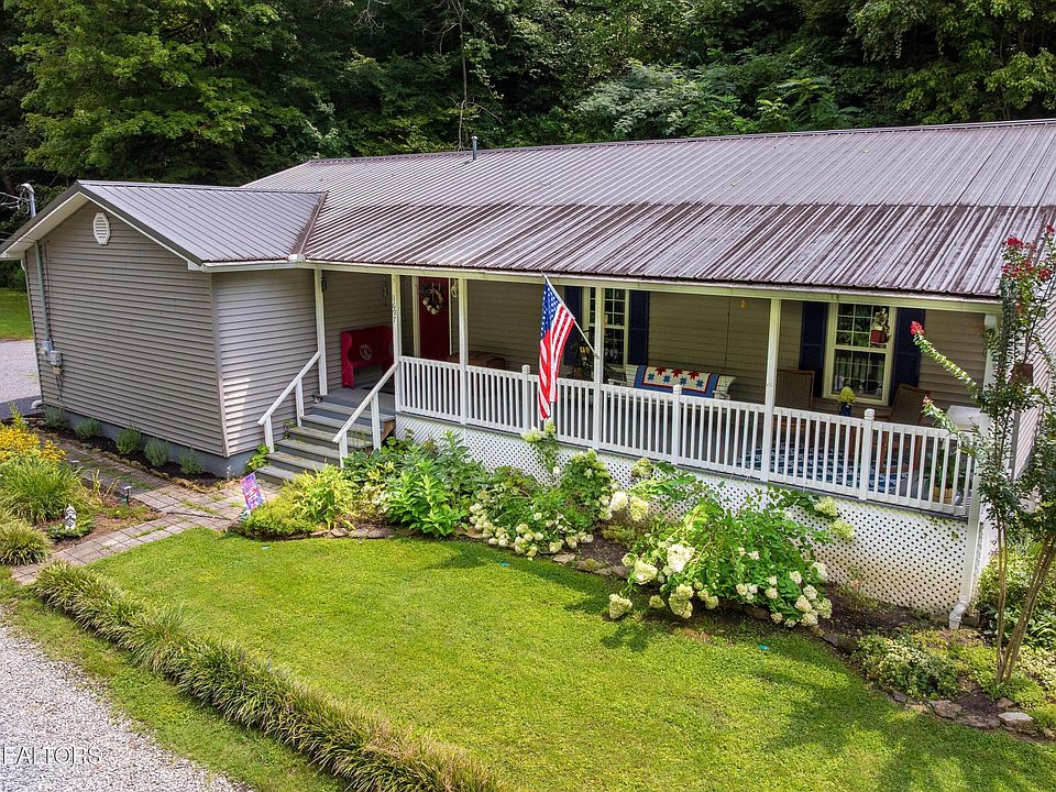 1st image of 1697 Munsey Hatcher Rd