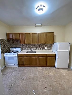 3rd image of 60 W 190th St #55