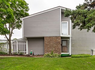 400 Harmony Dr, Wheeling, IL