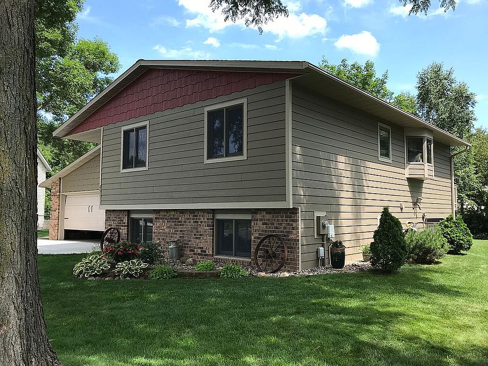 2nd image of 651 Evergreen Ct