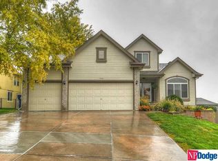 19516 Binney Cir, Elkhorn, NE 68022
