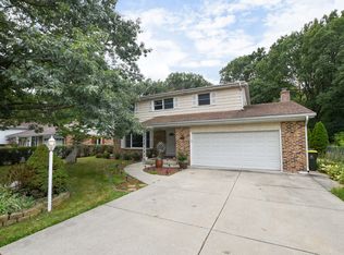 162 Montclare Ln, Wood Dale, IL 60191