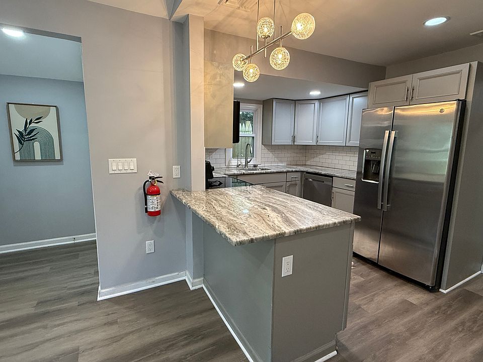 Eat in Kitchen/ Breakfast Bar