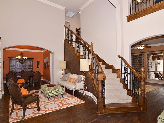 2nd image of 5943 Bloomsbury Pl