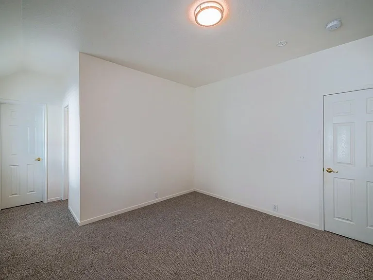 11606 Canyon Woods Dr — Photo 32