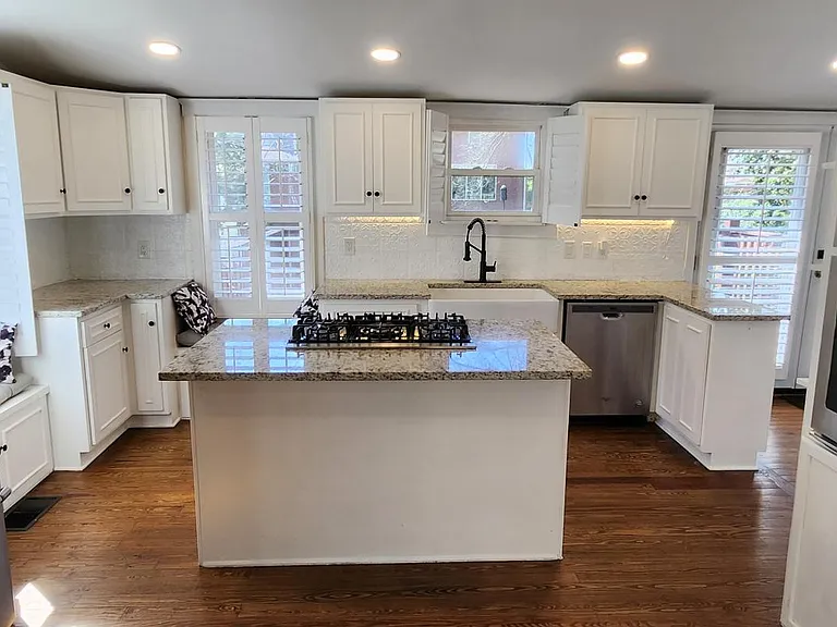 408 Deering Rd NW — Photo 3