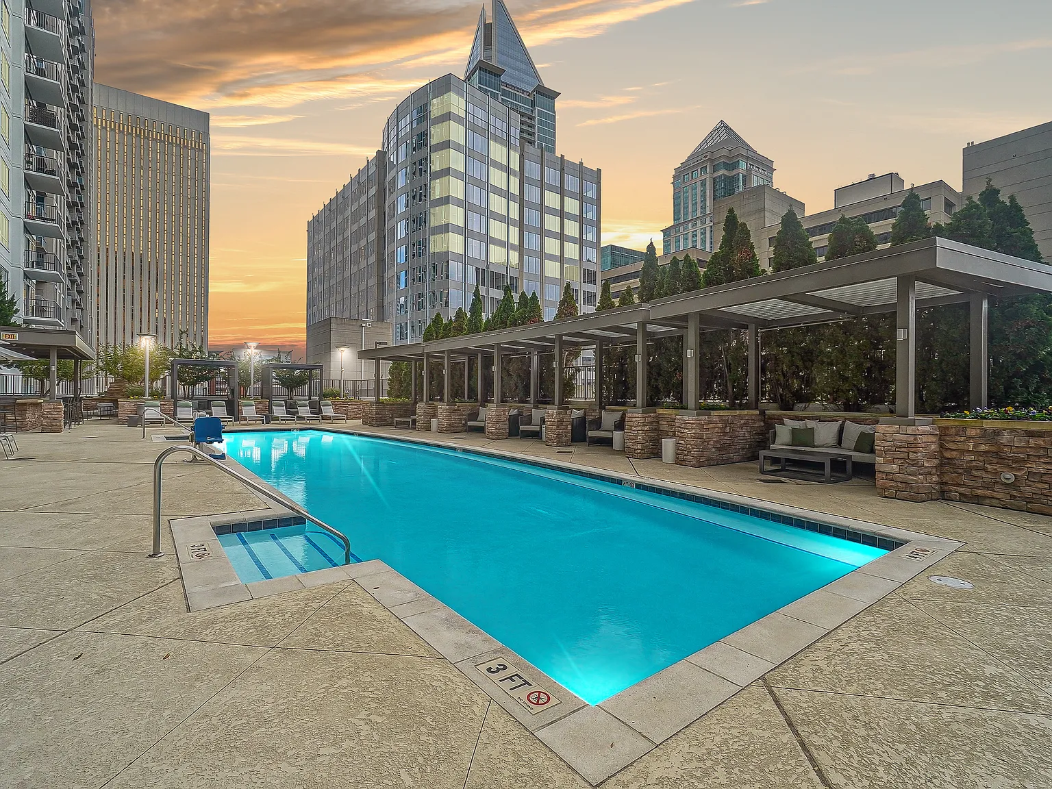 Bell Uptown Charlotte — Photo 1