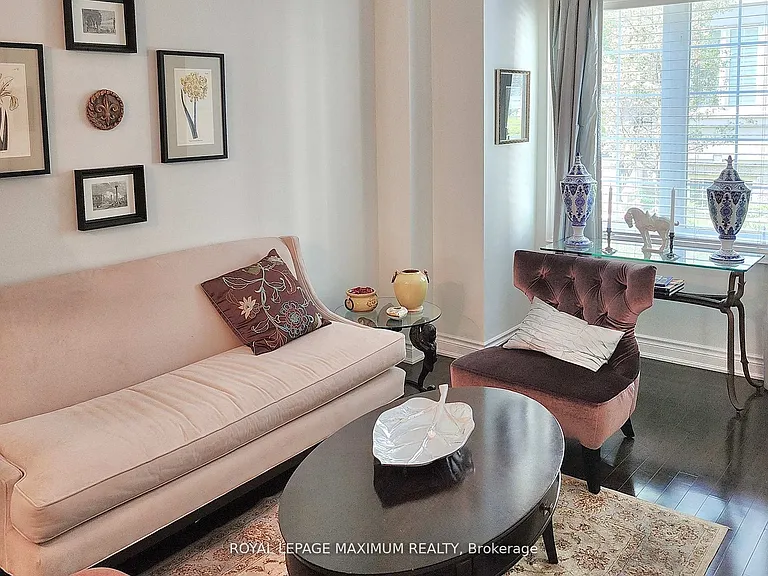 9 Flook Ln — Photo 7