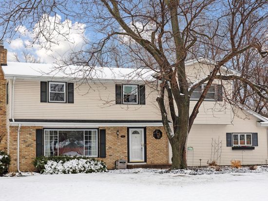 2400 Merrimac Ln N, Plymouth, MN 55447