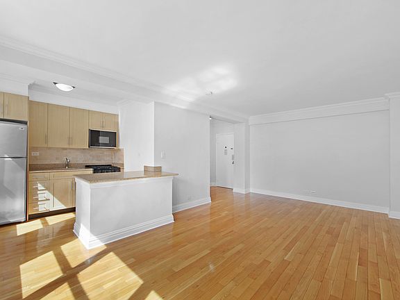 5th image of 41 Park Ave APT 11G