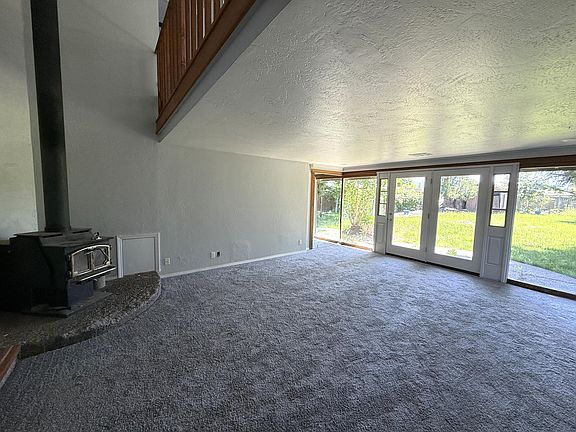 5th image of 236 De Barr Ave