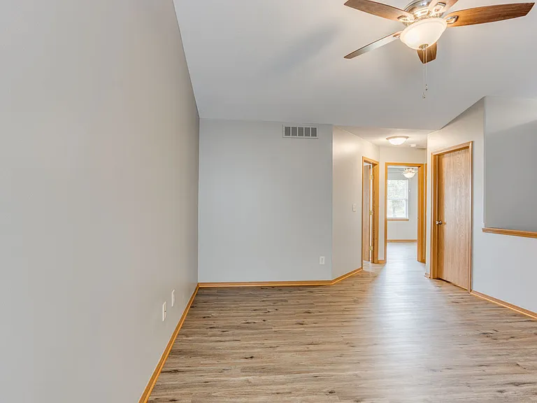 1028 E Karla Ct — Photo 6