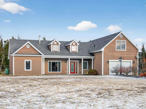 127 Aspen Grv, Cape Breton, NS B1L 1C4