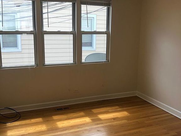 5th image of 2155 W Belmont Ave APT Ch