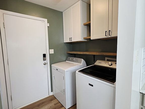 Washer and Dryer included!