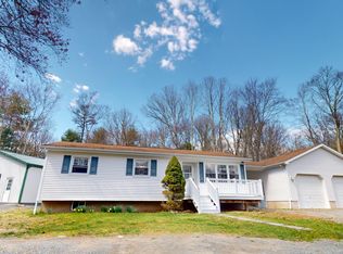 114 Laurel Valley Ct, Shohola, PA 18458