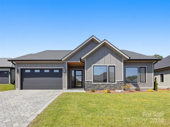 317 Avery Trail Dr #36, Arden, NC 28704